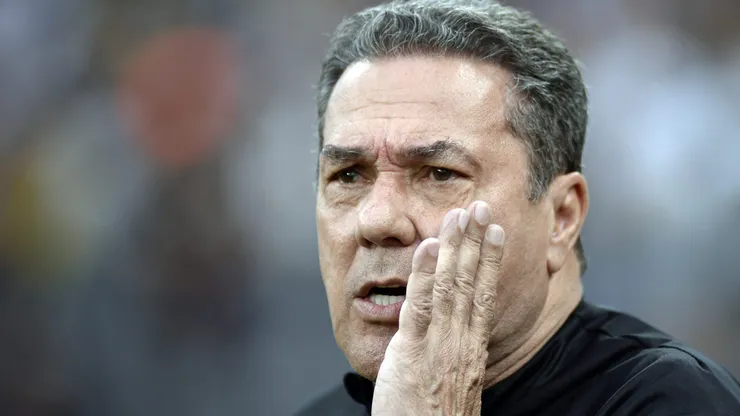 - Luxemburgo descartou Barletta dos planos do Corinthians; atacante estava no radar do Peixe