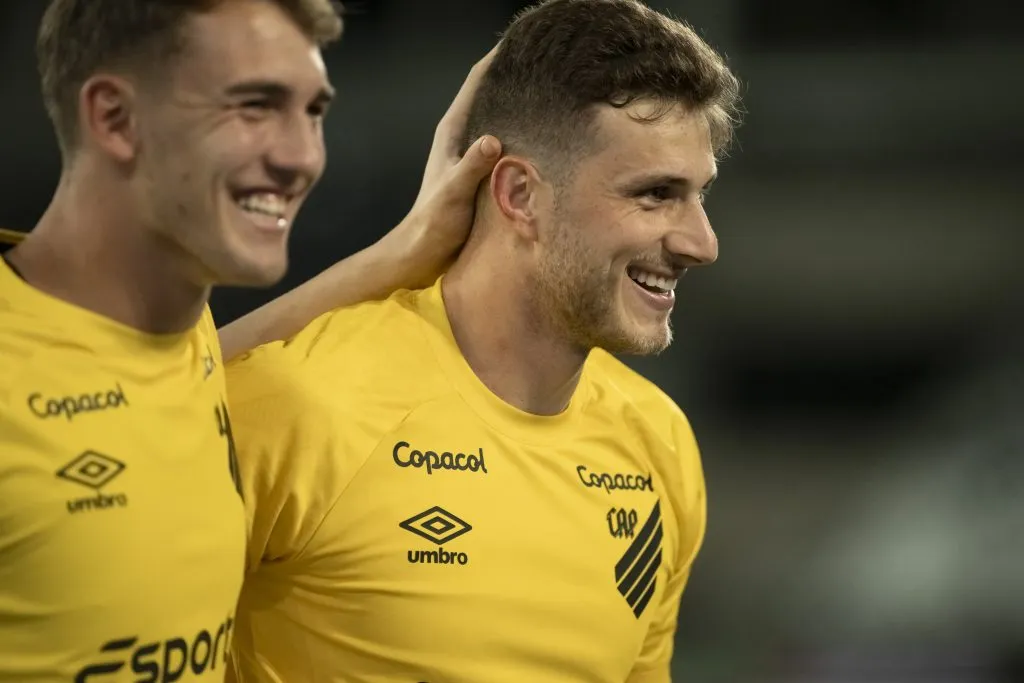 Bento foi o grande herói da disputa de pênaltis. Foto: Jorge Rodrigues/AGIF