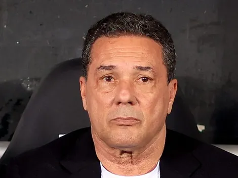 Contrato de 3 anos, ele aceitou jogar no Flamengo: CRF decide tirar titular do Corinthians e Luxemburgo se desespera