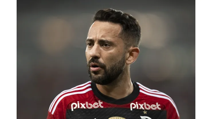 Éverton Ribeiro não tem permanência garantida no Flamengo e Cruzeiro mantém interesse de longe