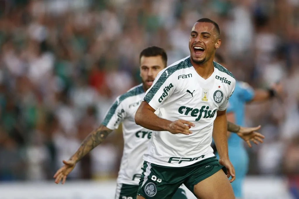 Arthur Cabral nos tempos de Palestra. Foto: Thiago Calil/AGIF