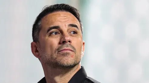 Foto: Gilson Junio/AGIF - Rodrigo Caetano age nos bastidores para pagar as dívidas