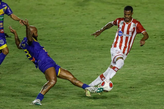 Foto: Paulo Paiva/AGIF - Wagninho chega ao Santa Cruz