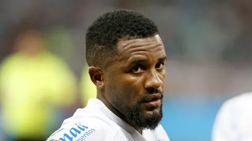 Foto: Felipe Oliveira/EC Bahia - Cicinho teve boa passagem pelo Santos.