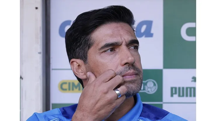 SP - SAO PAULO - 15/04/2023 - BRASILEIRO A 2023, PALMEIRAS X CUIABA - Abel Ferreira tecnico do Palmeiras durante partida contra o Cuiaba no estadio Arena Allianz Parque pelo campeonato BRASILEIRO A 2023. Foto: Ettore Chiereguini/AGIF