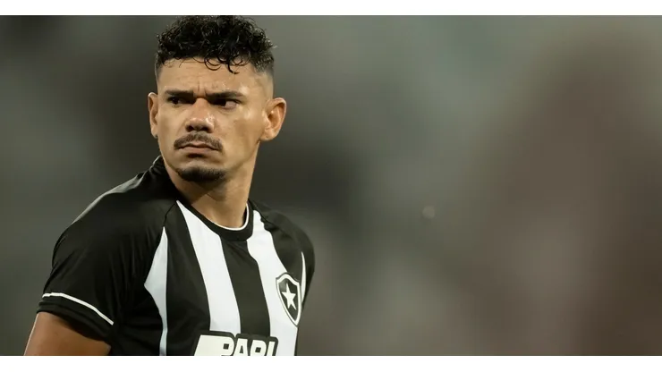 Foto: Jorge Rodrigues/AGIF - Tiquinho Soares: atacante perdeu pênalti em eliminação do Botafogo