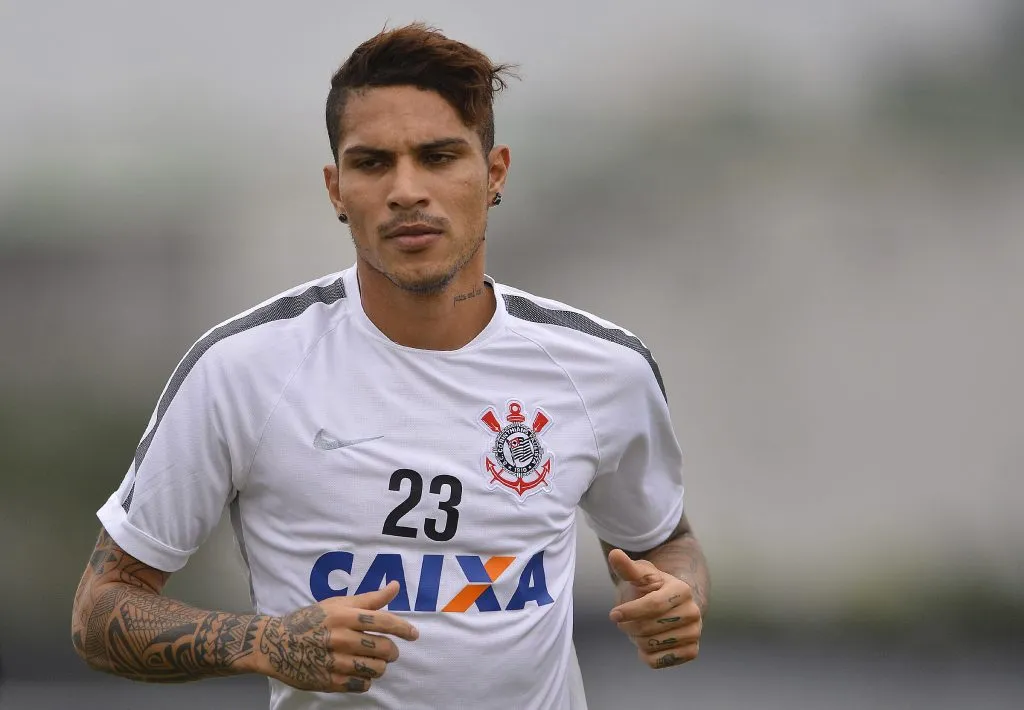SAO PAULO – SP – 18/05/2015 – TREINO DO CORINTHIANS – Guerrero durante treino do Corinthians no CT Joaquim Grava. Foto: Mauro Horita/AGIF