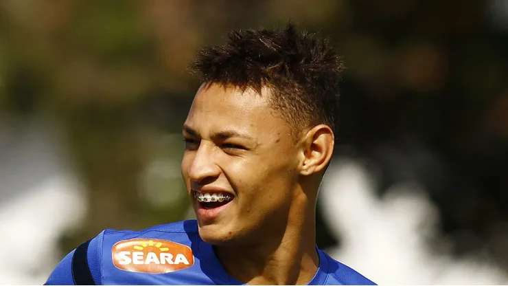 Foto: Ricardo Saibun/AGIF - Neilton