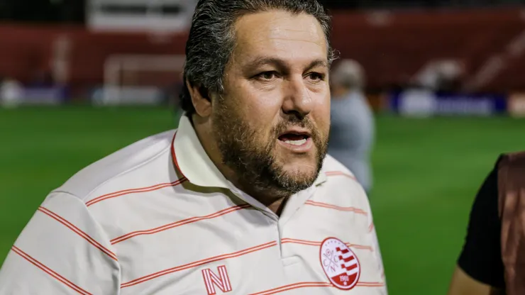 Foto: Rafael Vieira/AGIF - Fernando Marchiori tecnico do Amazonas durante partida contra o Nautico no estadio Aflitos pelo campeonato Brasileiro C 2023.