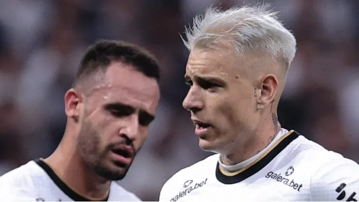 Foto: Ettore Chiereguini/AGIF - Renato Augusto e Róger Guedes