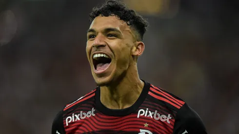 Victor Hugo é pedido pelo Zenit em troca por Wendel, fato que fez o Flamengo tomar uma decisão