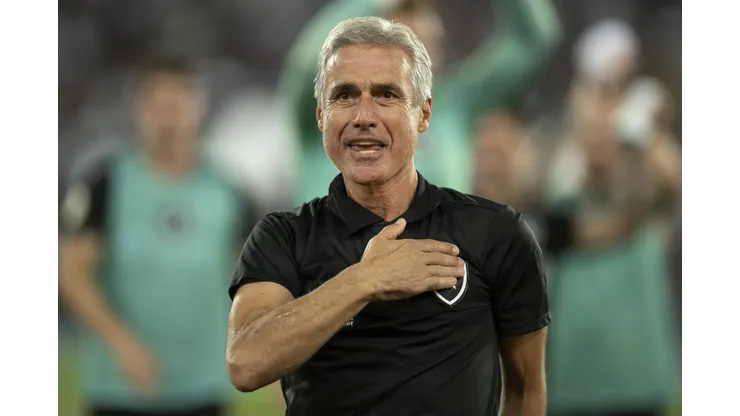 Foto: Jorge Rodrigues/AGIF- Luís Castro ja é passado no Botafogo