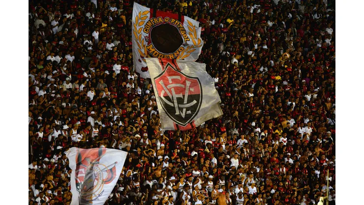 BA - SALVADOR - 02/06/2023 - BRASILEIRO B 2023, VITORIA X ITUANO - Torcida do Vitoria durante partida contra Ituano no estadio Barradao pelo campeonato BRASILEIRO B 2023. Foto: Walmir Cirne/AGIF