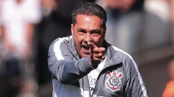 Foto: Ettore Chiereguini/AGIF - Vanderlei Luxemburgo tecnico do Corinthians durante partida contra o Bragantino no estadio Arena Corinthians pelo campeonato Brasileiro A 2023.