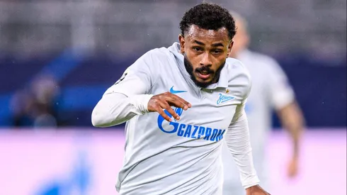 DORTMUND, GERMANY - OCTOBER 28: Wendel of St. Petersburg kicks the ball during the UEFA Champions League Group F stage match between Borussia Dortmund and Zenit St. Petersburg at Signal Iduna Park on October 28, 2020 in Dortmund, Germany. (Photo by Lukas Schulze/Getty Images)