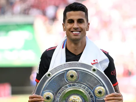 Barcelona volta a mirar João Cancelo