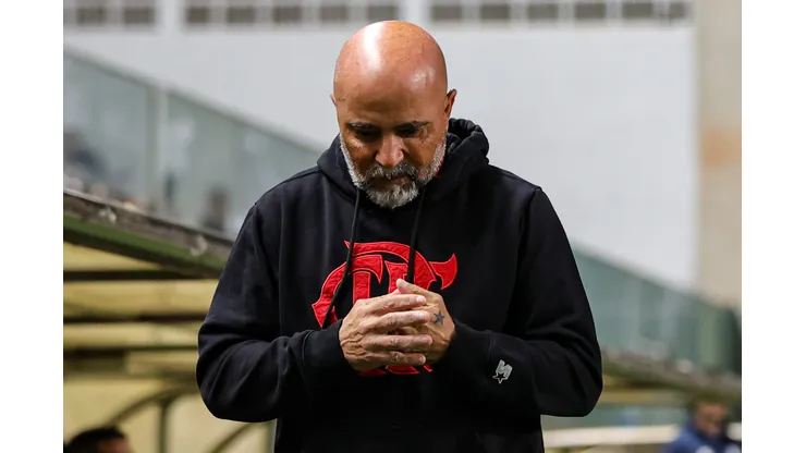 Gilson Lobo/AGIF. Diretoria do Flamengo cogita demitir Sampaoli após polêmica com preparador físico