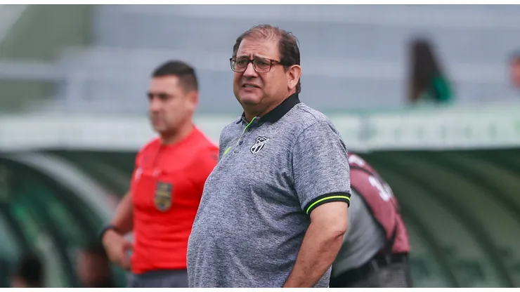 Guto Ferreira, técnico do Ceará, durante partida contra o Juventude no estadio Alfredo Jaconi pelo campeonato Brasileiro B 2023. Foto: Luiz Erbes/AGIF