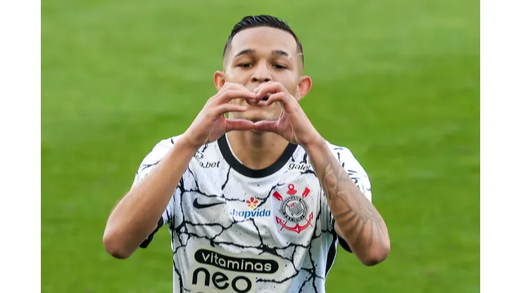 Foto: Marcello Zambrana/AGIF- Adson fala que vem fazendo uma boa temporada