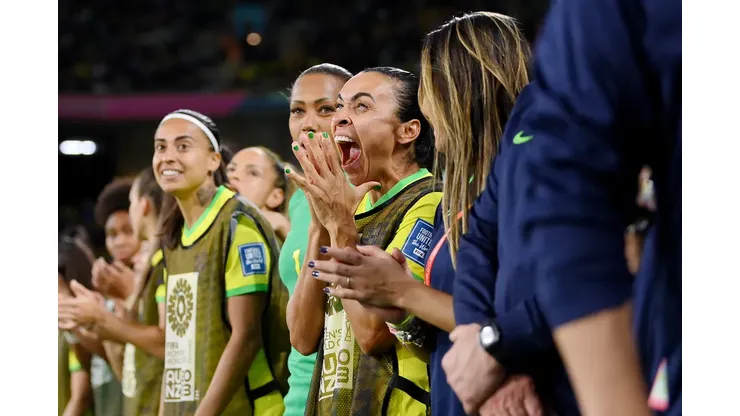 Justin Setterfield/Getty Images. Marta 'perde a linha' no banco e Seleção Brasileira é derrotada pela França na Copa do Mundo