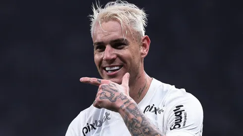 SP - SAO PAULO - 31/05/2023 - COPA DO BRASIL 2023, CORINTHIANS X ATLETICO-MG - Roger Guedes jogador do Corinthians comemora seu gol durante partida contra o Atletico-MG no estadio Arena Corinthians pelo campeonato Copa do Brasil 2023. Foto: Ettore Chiereguini/AGIF