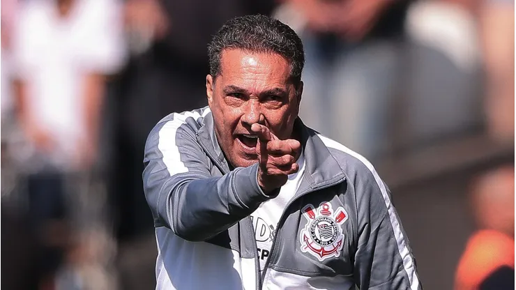 Foto: Ettore Chiereguini/AGIF - Luxemburgo libera empréstimo de Crysthian Barlleta ao Ceará