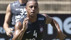 Foto: Daniel Augusto Jr/Agência Corinthians - Roberto Carlos defendeu o Corinthians em 2010