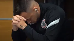 Maycon, do Corinthians, tem um Rei de Espadas tatuado (Foto: Reprodução/Corinthians TV)