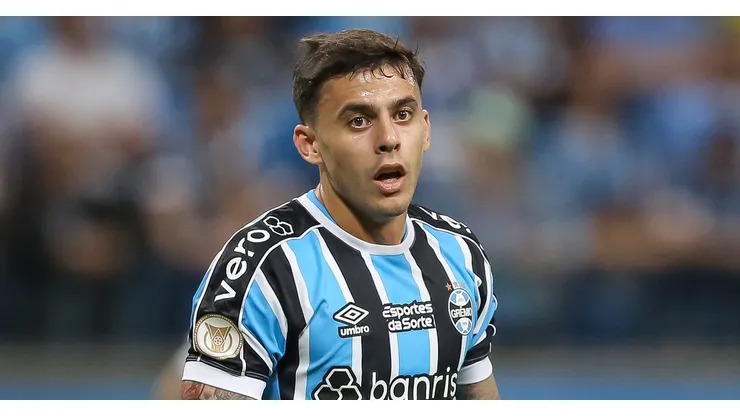 Carballo em ação pelo Grêmio - Foto: Pedro H. Tesch/AGIF