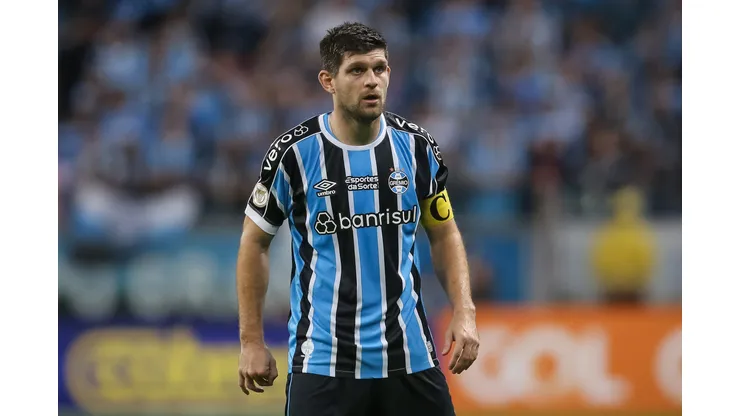 OFICIAL! Situação de Kannemann ‘azeda’ no Grêmio após expulsão - Foto: Pedro H. Tesch/AGIF