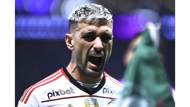 Alvo do Santos, Brian Rodríguez é parceiro de Arrascaeta (foto) na seleção do Uruguai