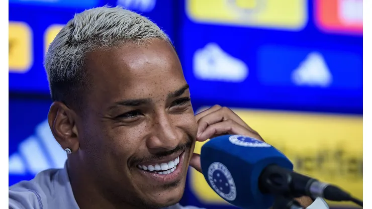 Matheus Pereira dá seu cartão de visitas ao Cruzeiro e manda forte recado à torcida