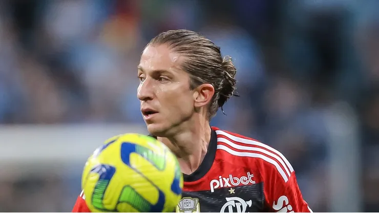 Foto: Pedro H. Tesch/AGIF - Filipe Luís arrebenta contra o Grêmio