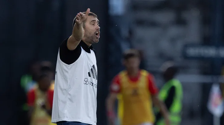 Foto: Diogo Reis/AGIF - Coudet: técnico tem reforços e dúvida no Colorado