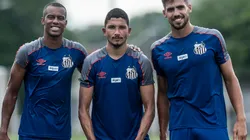 Foto: Ivan Storti/Santos FC - Noguera (à direita) troca o Nacional, vivo na Libertadores, por clube desconhecido da Arábia Saudita