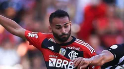 Photo by Buda Mendes/Getty Images - Thiago Maia recebe tratamento especial da torcida do Flamengo