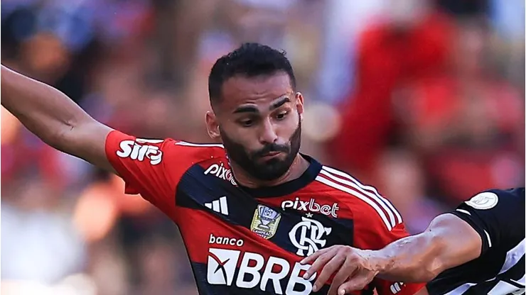 Photo by Buda Mendes/Getty Images - Thiago Maia recebe tratamento especial da torcida do Flamengo