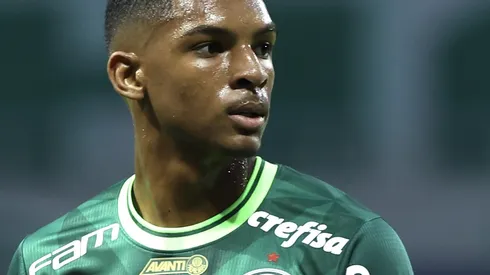 SP - SAO PAULO - 22/07/2023 - BRASILEIRO A 2023, PALMEIRAS X FORTALEZA - Luis Guilherme jogador do Palmeiras durante partida contra o Fortaleza no estadio Arena Allianz Parque pelo campeonato Brasileiro A 2023. Foto: Marcello Zambrana/AGIF