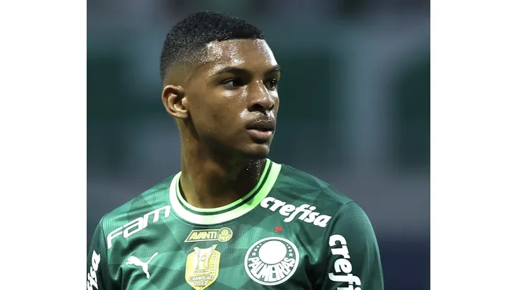 SP - SAO PAULO - 22/07/2023 - BRASILEIRO A 2023, PALMEIRAS X FORTALEZA - Luis Guilherme jogador do Palmeiras durante partida contra o Fortaleza no estadio Arena Allianz Parque pelo campeonato Brasileiro A 2023. Foto: Marcello Zambrana/AGIF