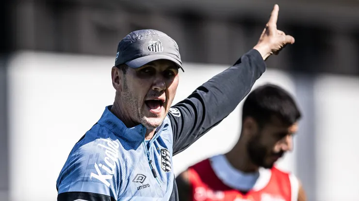 Fotos: Raul Baretta/ Santos FC. - Turra agora tem menos uma opção nos setor ofensivo.