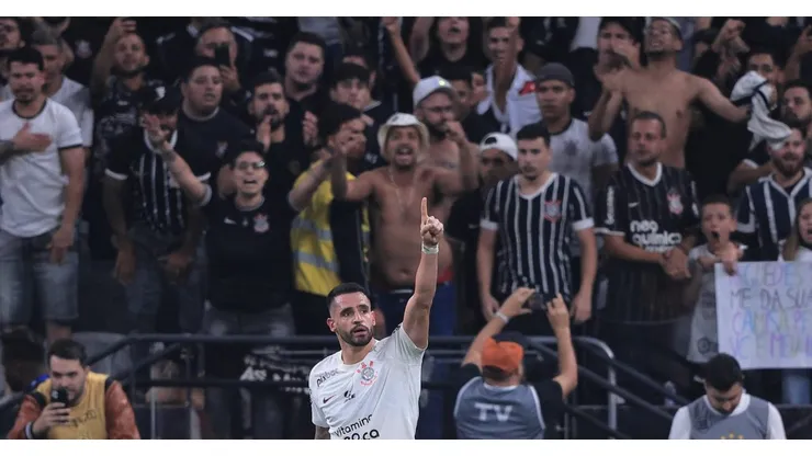 Foto: Ettore Chiereguini/AGIF - Renato Augusto marcou os dois gols na vitória do Corinthians