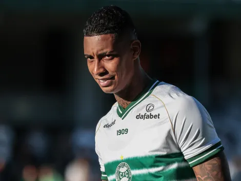 Técnico do Coritiba manda recado para Alef Manga após polêmica