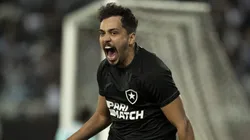 Foto: Jorge Rodrigues/AGIF - Eduardo, jogador do Botafogo, comemora seu gol durante partida contra o Bragantino no estadio Engenhao pelo campeonato Brasileiro A 2023.