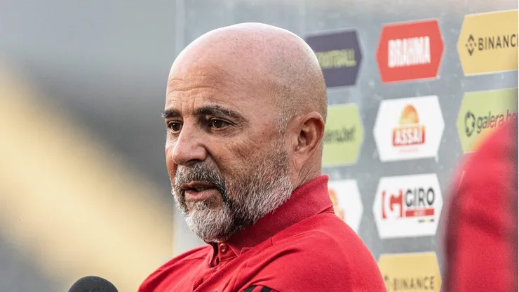 SP - SANTOS - 25/06/2023 - BRASILEIRO A 2023, SANTOS X FLAMENGO - Jorge Sampaoli tecnico do Flamengo durante partida contra o Santos no estadio Vila Belmiro pelo campeonato BRASILEIRO A 2023. Foto: Abner Dourado/AGIF