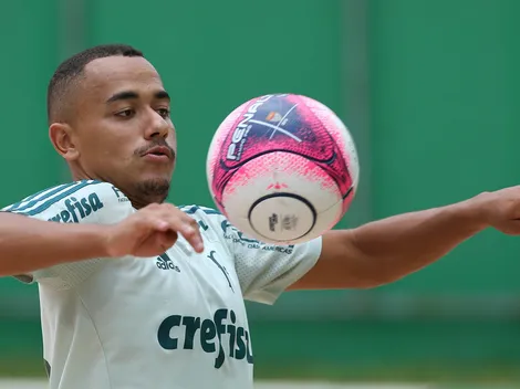 Papagaio desembarca em BH e declaração do jogador sobre jogar no Cruzeiro inflama a torcida