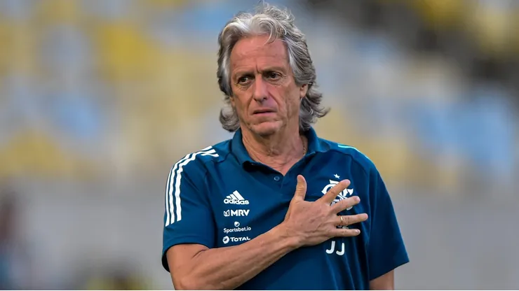 Foto: Thiago Ribeiro/AGIF - Jorge Jesus tecnico do Flamengo durante partida contra o Portuguesa no estadio Maracana pelo campeonato Carioca 2020.
