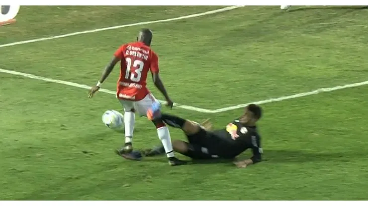 Divulgação/redes - Lance mudou o rumo do jogo