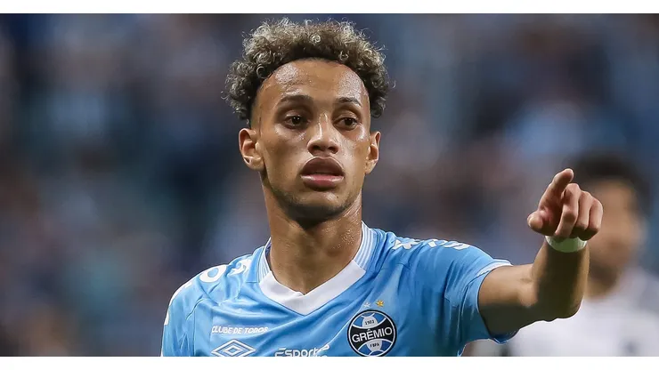 Foto: Pedro H. Tesch/AGIF - Bitello é um dos grandes nomes do Grêmio