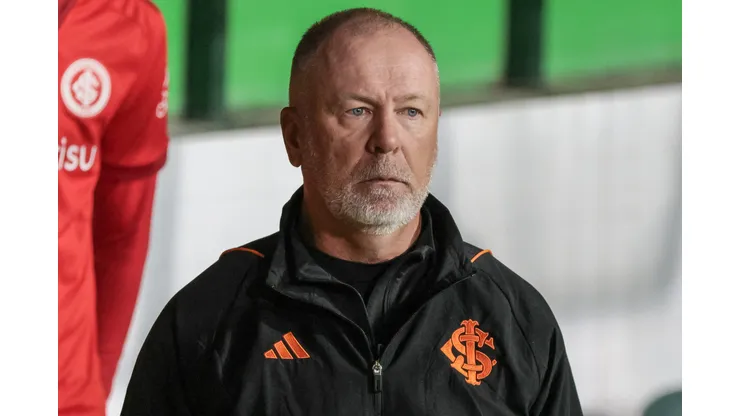 Robson Mafra/AGIF. Jogador do Internacional faz revelação bombástica sobre trabalho de Mano Menezes