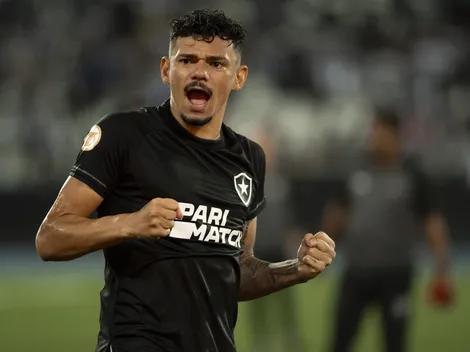 Diego Abreu comentou sobre as comparações com Tiquinho Soares e que se inspira no atacante